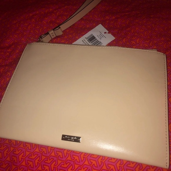 Kate spade medium Bella limone wristlet - Picture 2 of 3